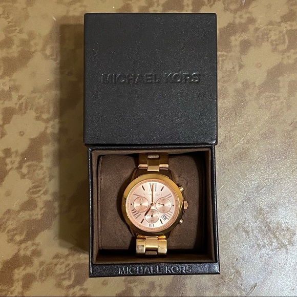 Michael Kors Oversized Rose Gold Watch MK-5778 - Picture 1 of 10